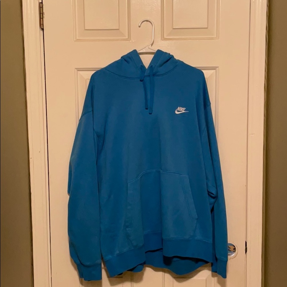 NIKE HOODIE BARELY WORN